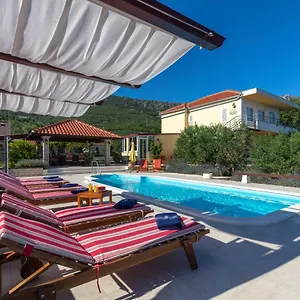 Oliva Kastela